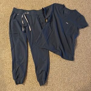 FIGS Scrub Set. Dark harbor. Women’s size small.